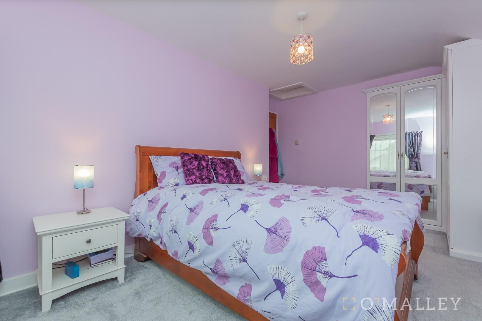 22. Bedroom 1 2.jpg